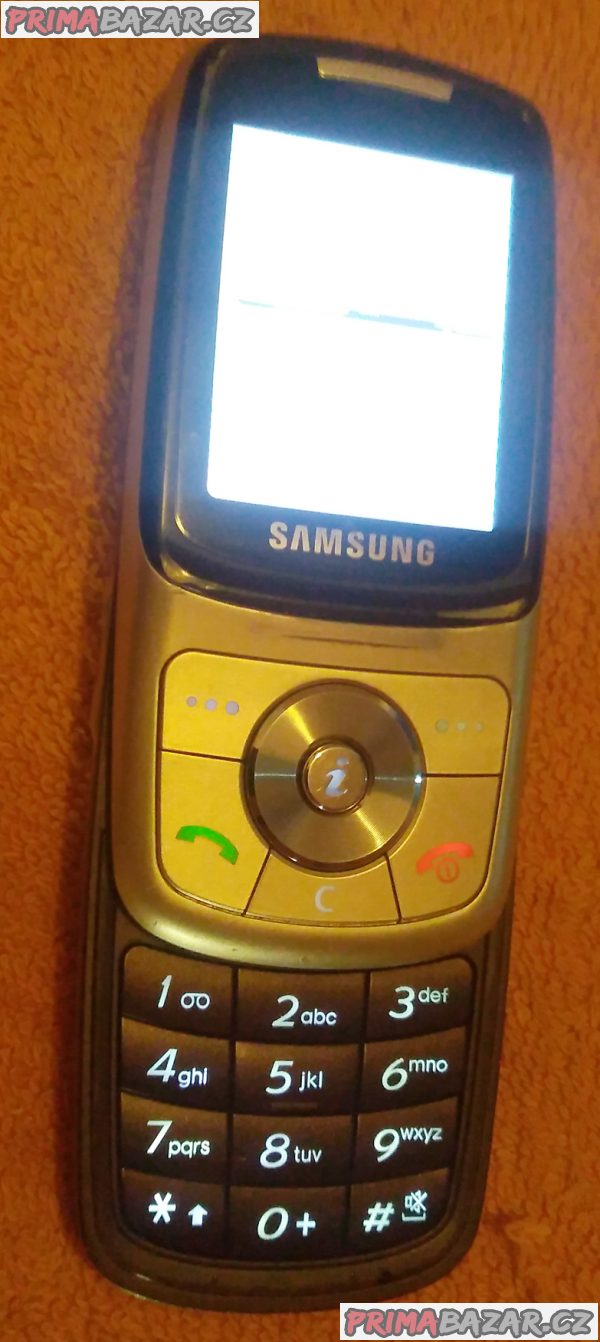 Výsuvný Samsung SGH-X530 - funkční s vadným displejem!!! Výsuvný Samsung SGH-X530 - funkční s vadným displejem!!!