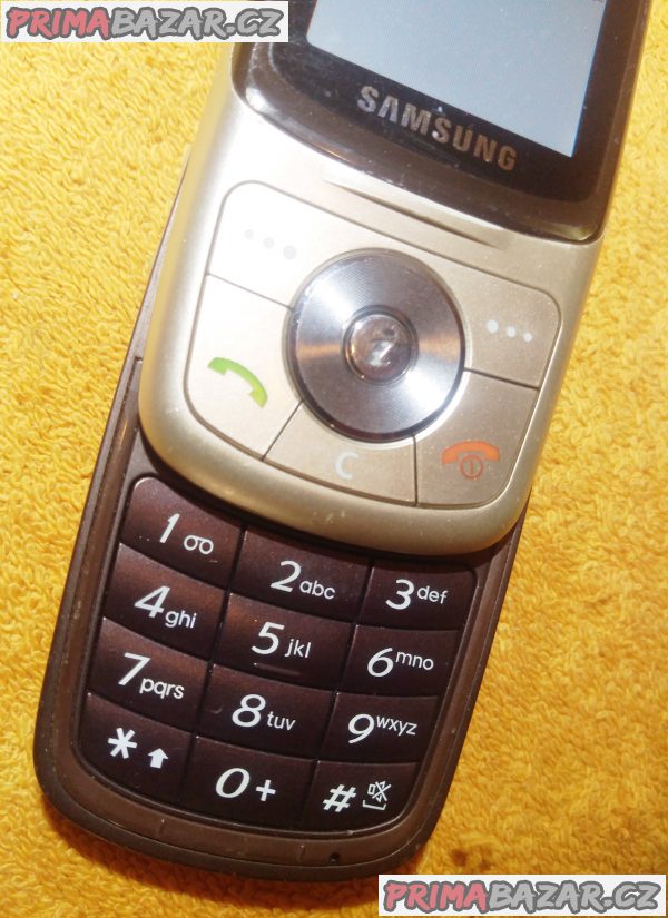 Výsuvný Samsung SGH-X530 - funkční s vadným displejem!!! Výsuvný Samsung SGH-X530 - funkční s vadným displejem!!!