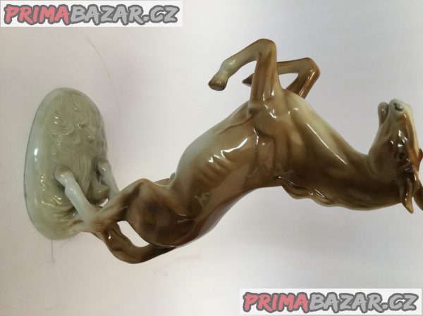 Soška porcelánový „KŮŇ“ ROYAL DUX Soška porcelánový „KŮŇ“ ROYAL DUX