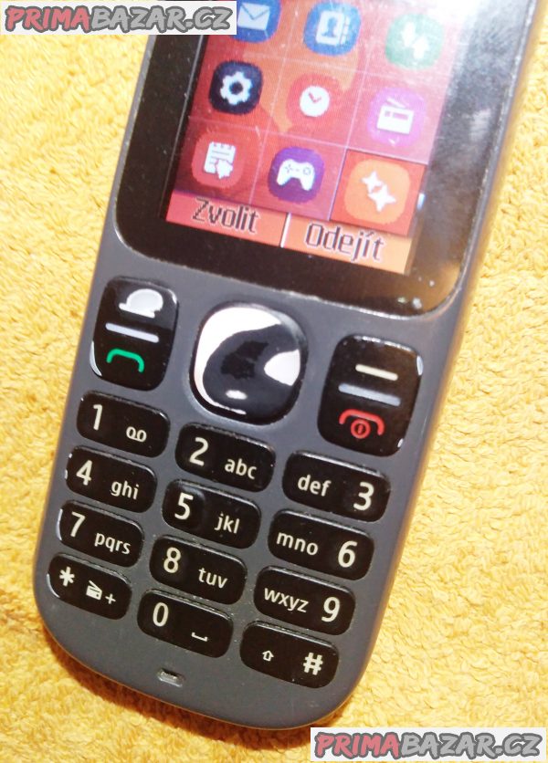 Nokia 100 s originální nabíječkou!!! Nokia 100 s originální nabíječkou!!!