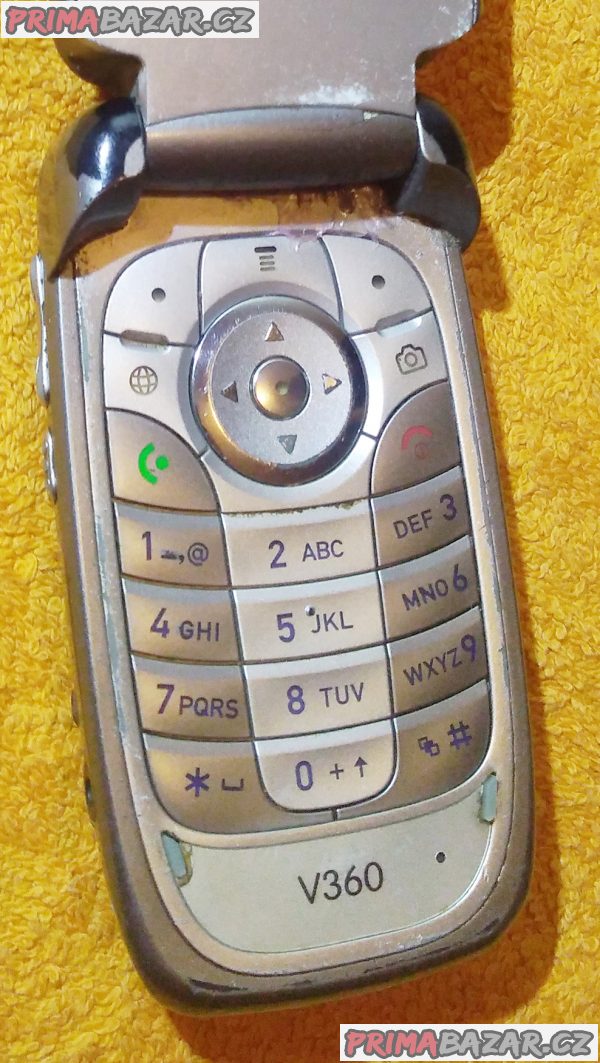 Výklopná Motorola V360 - k opravě nebo na náhradní díly!!!