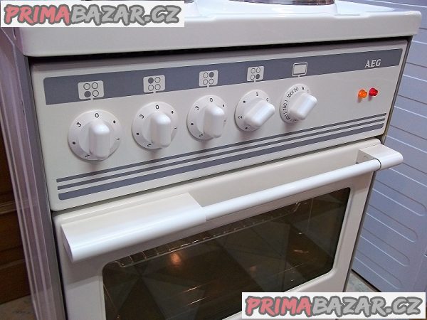 Sporák elektrický AEG šíře 50 cm Sporák elektrický AEG šíře 50 cm