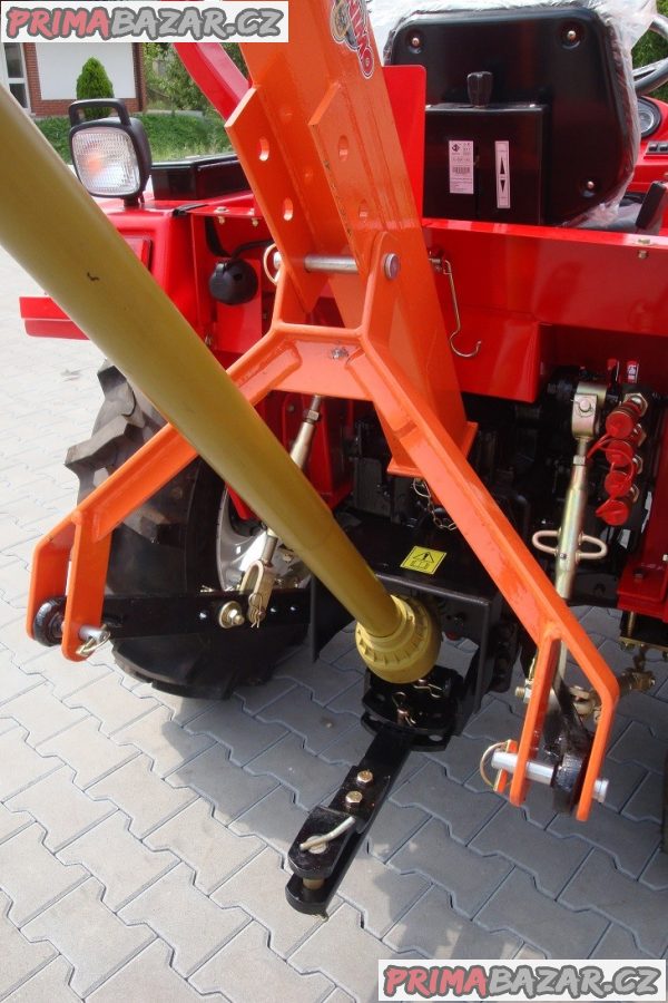 Půdní vrták CR12 za traktor Půdní vrták CR12 za traktor