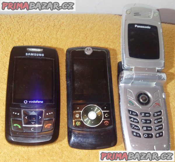 Samsung SGH-E250V +Motorola Z3 +Panasonic X400 -k opravě!!!