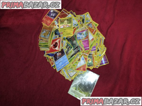 Pokémon karty celá sbírka + hrací plocha+plechovka+žeton
