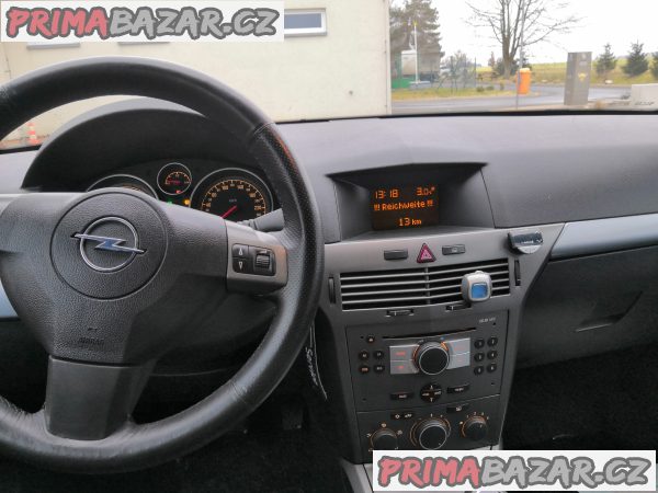 Opel Astra 1.8i 140ps,rv 2006,2.majitel,nebouráno,po STK