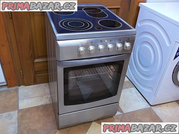 Sporák sklokeramický GORENJE šíře 50 cm horkovzduch nerez