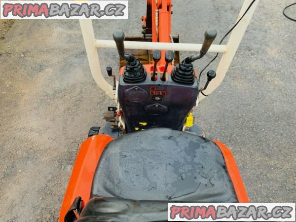 Minibagr Kubota U1o1U-3 - velmi dobrý stav