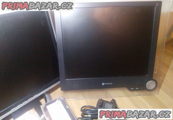 2x LCD monitor +HDD pro PC -100 % funkční!!!