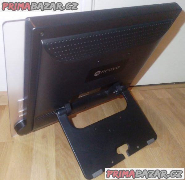 2x LCD monitor +HDD pro PC -100 % funkční!!!