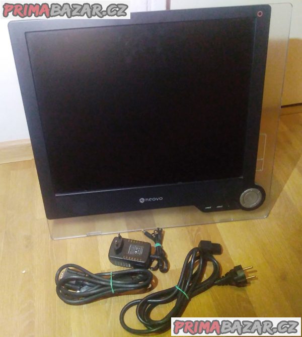 2x LCD monitor +HDD pro PC -100 % funkční!!!