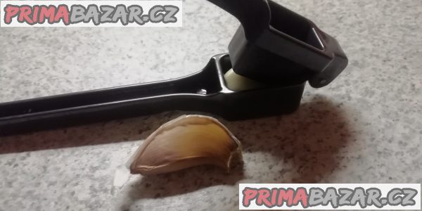 Pasírovač na česnek Pasírovač na česnek