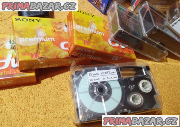 Fén +LED světlo +páska XR-12WE +SONY Mini DV +3x film! Fén +LED světlo +páska XR-12WE +SONY Mini DV +3x film!