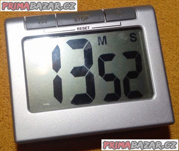 Měřič spotřeby +2x meteostanice +4x UV zář. 9W +přen. židlička +časoměřič! Měřič spotřeby +2x meteostanice +4x UV zář. 9W +přen. židlička +časoměřič!