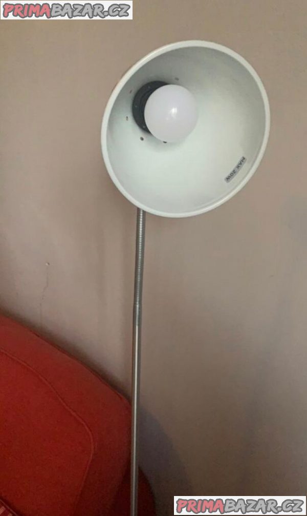 Stojací lampa