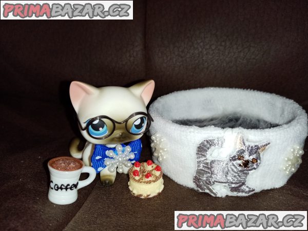 Littlest Pet Shop - siamská kočička s pelíškem