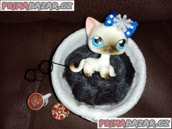 Littlest Pet Shop - siamská kočička s pelíškem