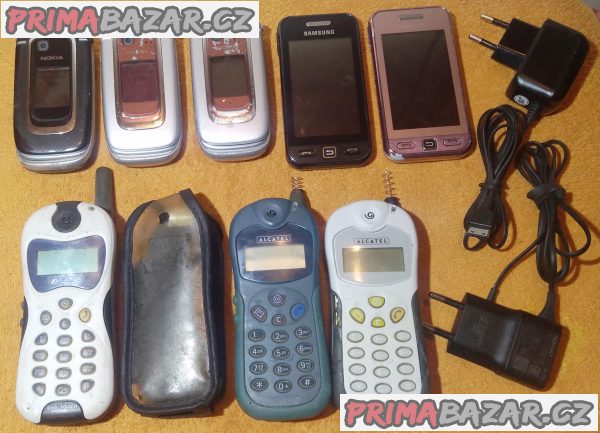 3x Nokia 6131 +3x Alcatel BE1 +2x Samsung 5230 -funkční!!!