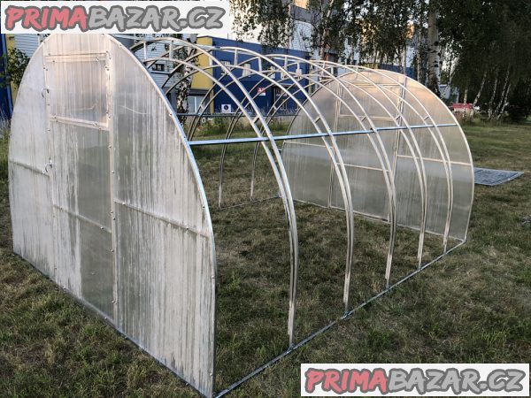 zahradni-polykarbonatovy-sklenik-agroflex-titan
