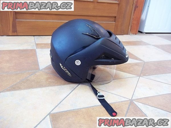 prilba-helma-na-motorku-nitro-racing