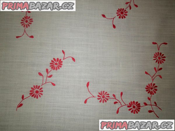 Vyšívaná dečka ubrus 61,5x60 cm, ruční práce Vyšívaná dečka ubrus 61,5x60 cm, ruční práce