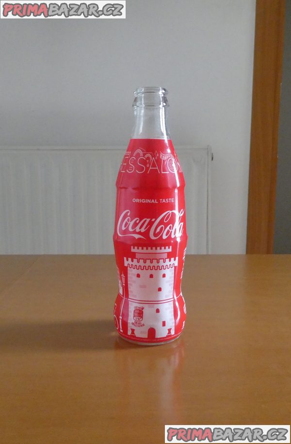 Sběratelská skleněná lahev Coca Cola 250 ml červená etiketa