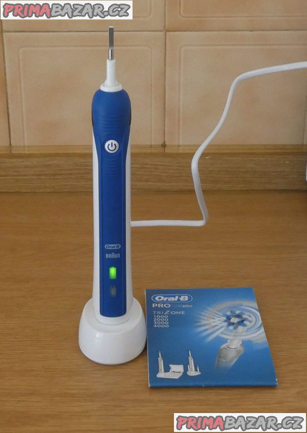 Elektrický zubní kartáček Oral-B Pro 4000 včetně příslušenství Elektrický zubní kartáček Oral-B Pro 4000 včetně příslušenství