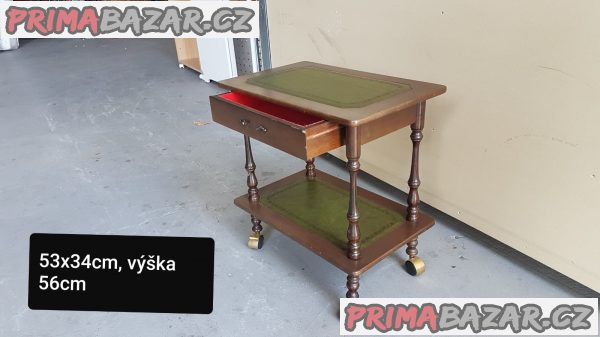 Krásný odkládací stolek