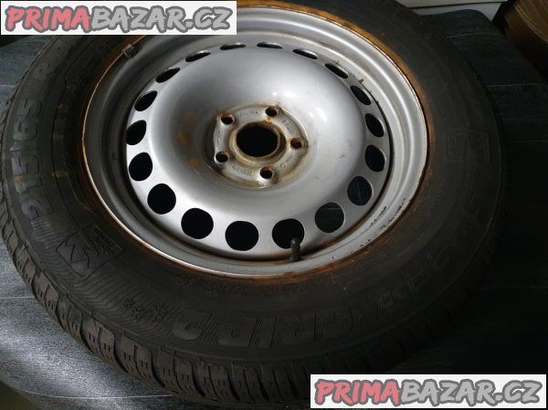 Plechove disky orig. Volkswagen Audi stred 57.1 5x112 6.5jx16 et33 pneu zimní semperit 215/65 r16h 40-50% vzorek cena je za všechny 4 disky i