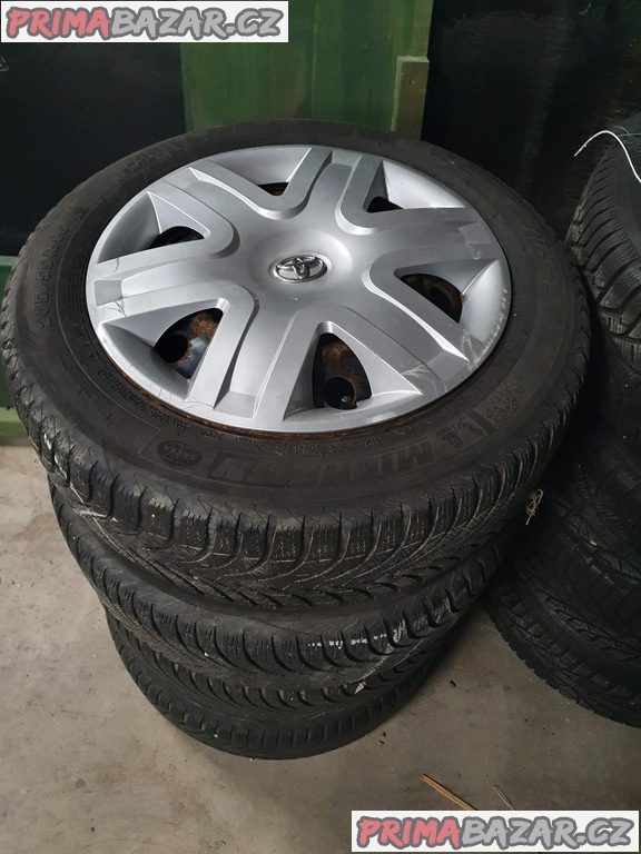 Plechove disky toyota 5x114.3 6.5jx16 et45 pneu zimní michelin 205/55 r16 91h 60% vzorek cena je za všechny 4 disky