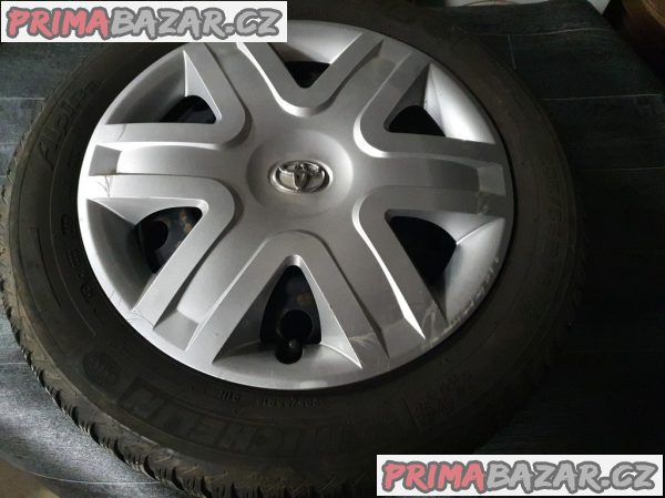 Plechove disky toyota 5x114.3 6.5jx16 et45 pneu zimní michelin 205/55 r16 91h 60% vzorek cena je za všechny 4 disky