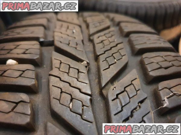 Plechove disky orig. Ford 4x108 5.5jx14 et47.5 pneu zimní semperit 175/65 r14t 2x90% a 2x40% vzorek cena je za všechny 4 disky i