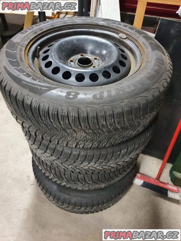 Plechove disky orig. Opel 5x105 6.5jx16 is38 pneu zimní goodyear 215/65 r16 98h 70% vzorek cena je za všechny 4 disky i