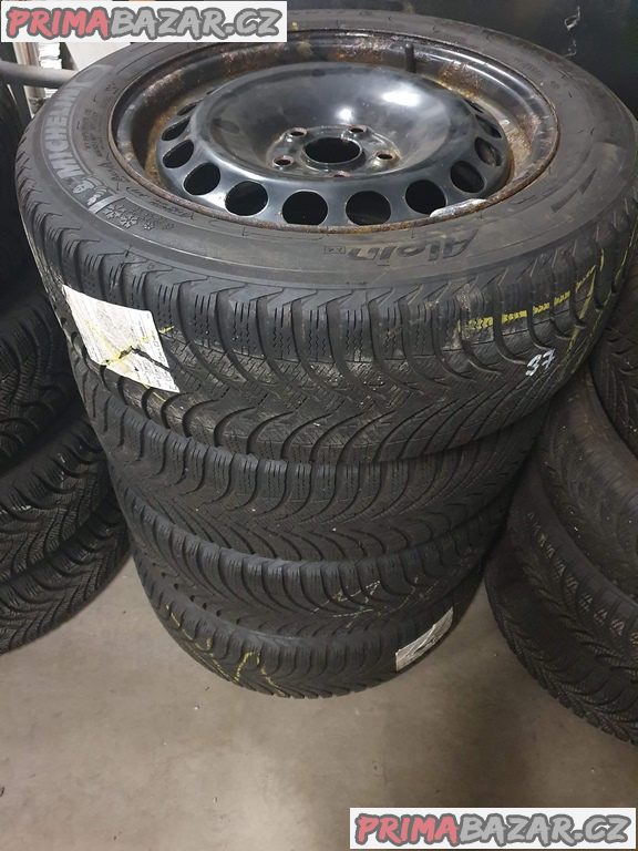 Plechove disky orig. Volkswagen 3C0601027 s pneu michelin 5x112 7jx16 et45 pneu 205/55 r16 91h 60% vzorek  zimní cena je za všechny 4 disky i