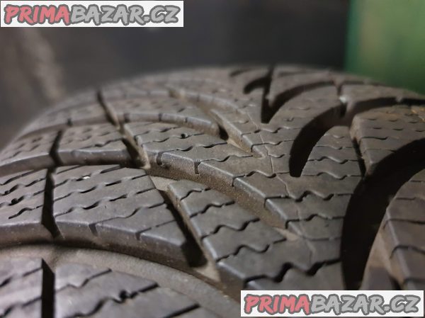 Plechove disky s pneu goodyer peugeot citroen stred 65.1 4x108 5.5jx14 et34 pneu 175/65 r14 82t 98% vzorek zimní  cena je za všechny 4 disky i s