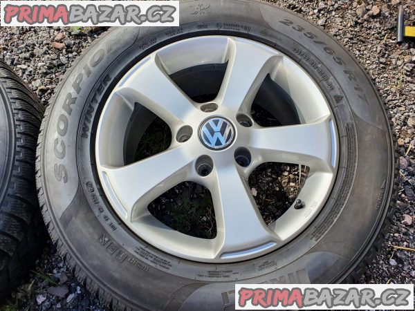 Alu kola orig. Volkswagen Touareg 7P0 germ 5x130 7.5jx17 et50 pneu na dojetí pirelli 235/65 r17 108h zimní  v top stavu 7,5x17 et50 cena je za kompletní sadu 4 di