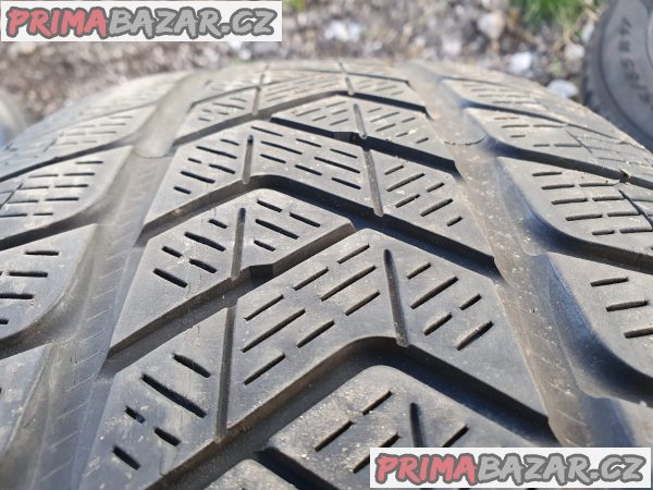 Alu kola orig. Volkswagen Touareg 7P0 germ 5x130 7.5jx17 et50 pneu na dojetí pirelli 235/65 r17 108h zimní  v top stavu 7,5x17 et50 cena je za kompletní sadu 4 di