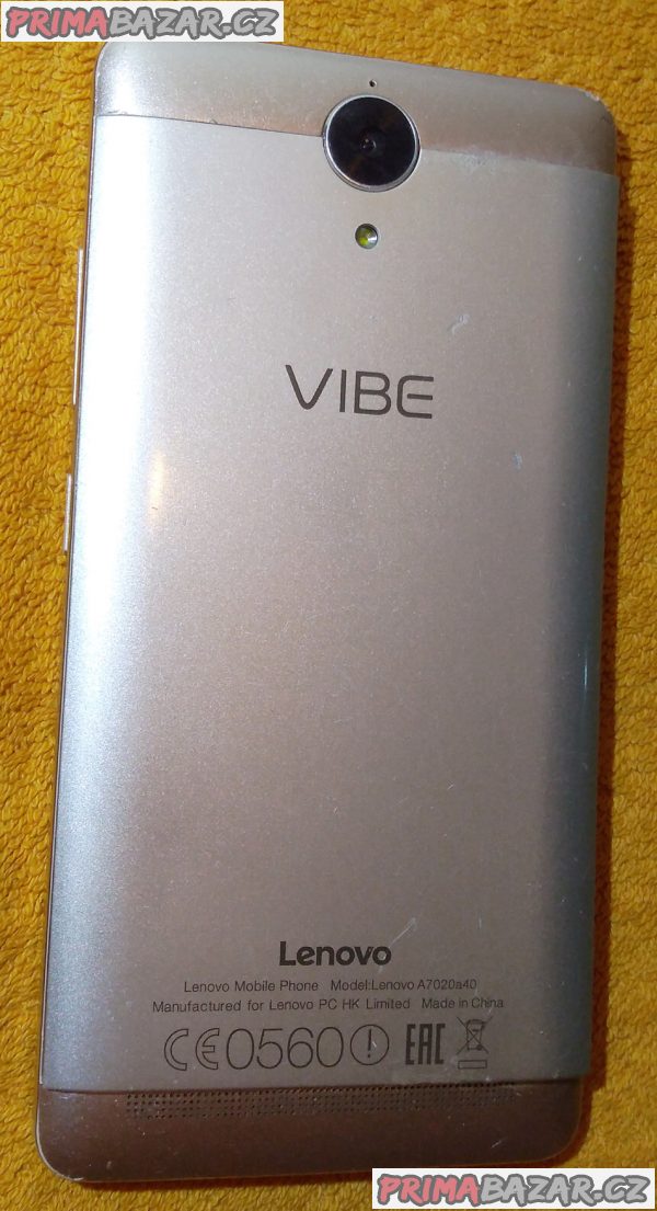 2 dotykové mobily k opravě + baterie pro notebook!!! 2 dotykové mobily k opravě + baterie pro notebook!!!