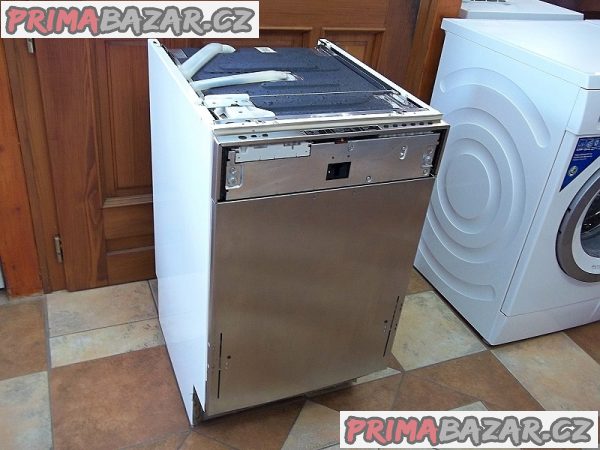 mycka-nadobi-vestavna-miele-g-603-scvi-plus-integrovana-nerez-tri-kose