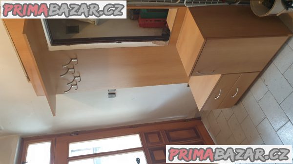 věšák věšák