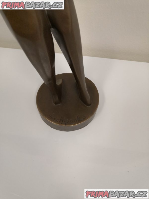 Bronzová socha, Česající se žena, Archipenko