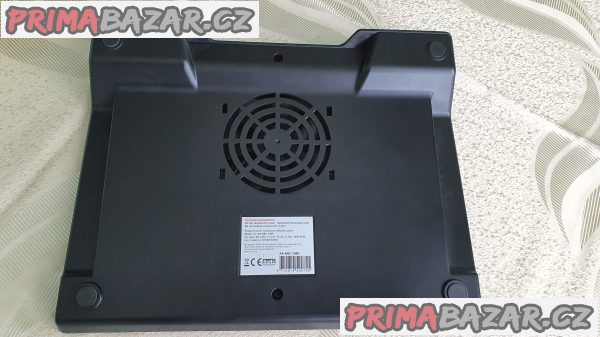 Chladící podložka AKASA pro notebook Chladící podložka AKASA pro notebook