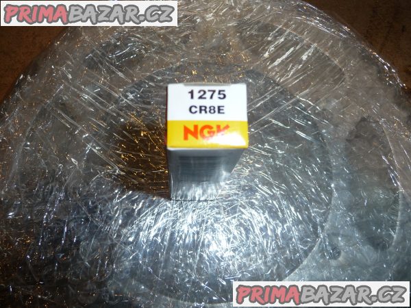 Zapalovací svíčka NGK CR8R, kód 1275. Zapalovací svíčka NGK CR8R, kód 1275.