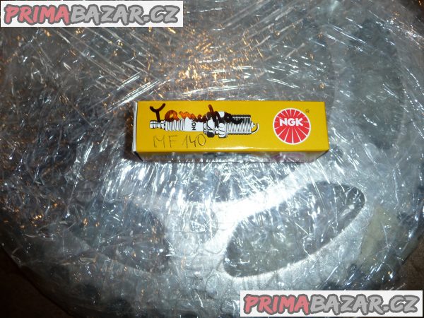 Zapalovací svíčka NGK CR8R, kód 1275. Zapalovací svíčka NGK CR8R, kód 1275.