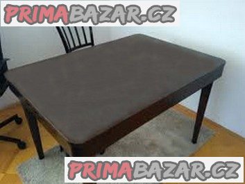 Prodám jídelní rozkládací stůl. Prodám jídelní rozkládací stůl.