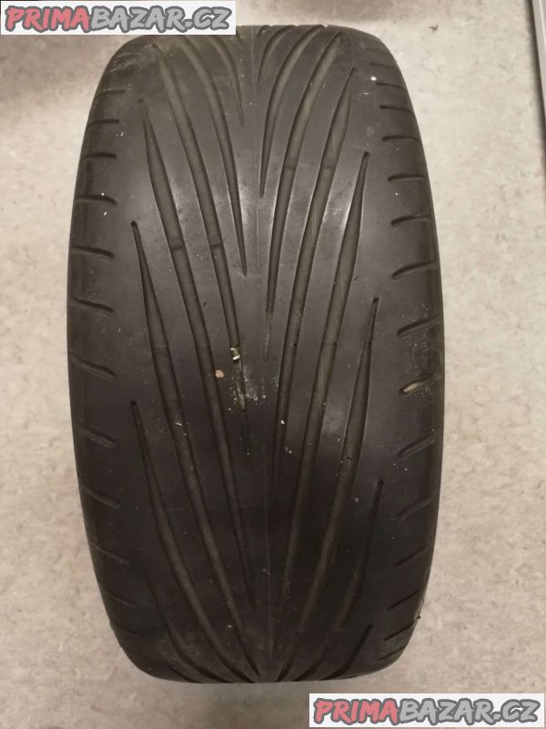 Letní pneu velikost 235/45/17x