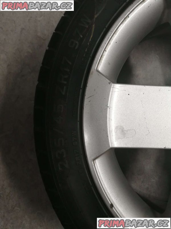 Letní pneu velikost 235/45/17x