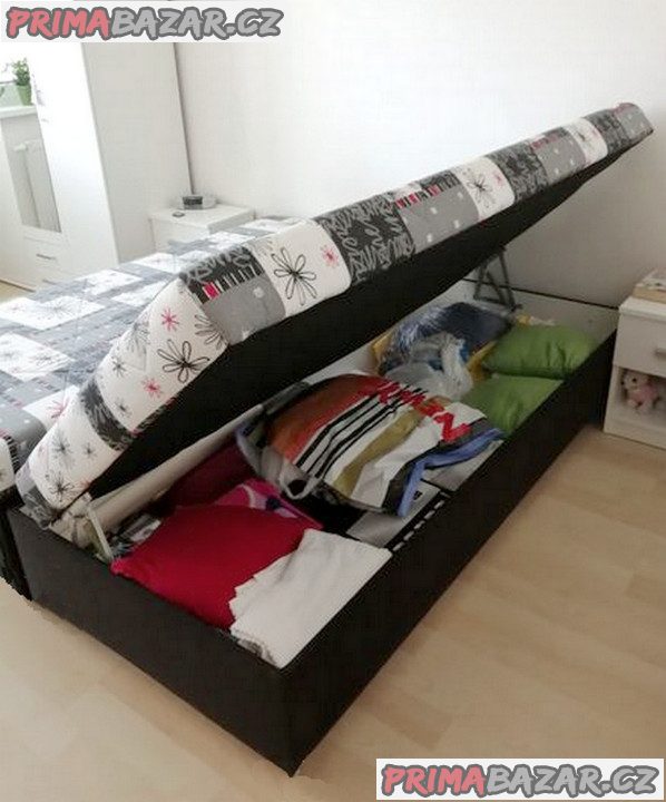 Pěkná, nepoškozená válenda Pěkná, nepoškozená válenda