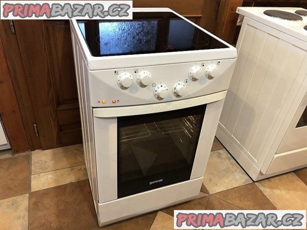 Sporák sklokeramický GORENJE horkovzduch šíře 50 cm