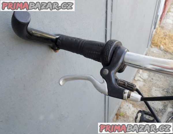 Prodám kolo MTB stříbrné barvy. Prodám kolo MTB stříbrné barvy.
